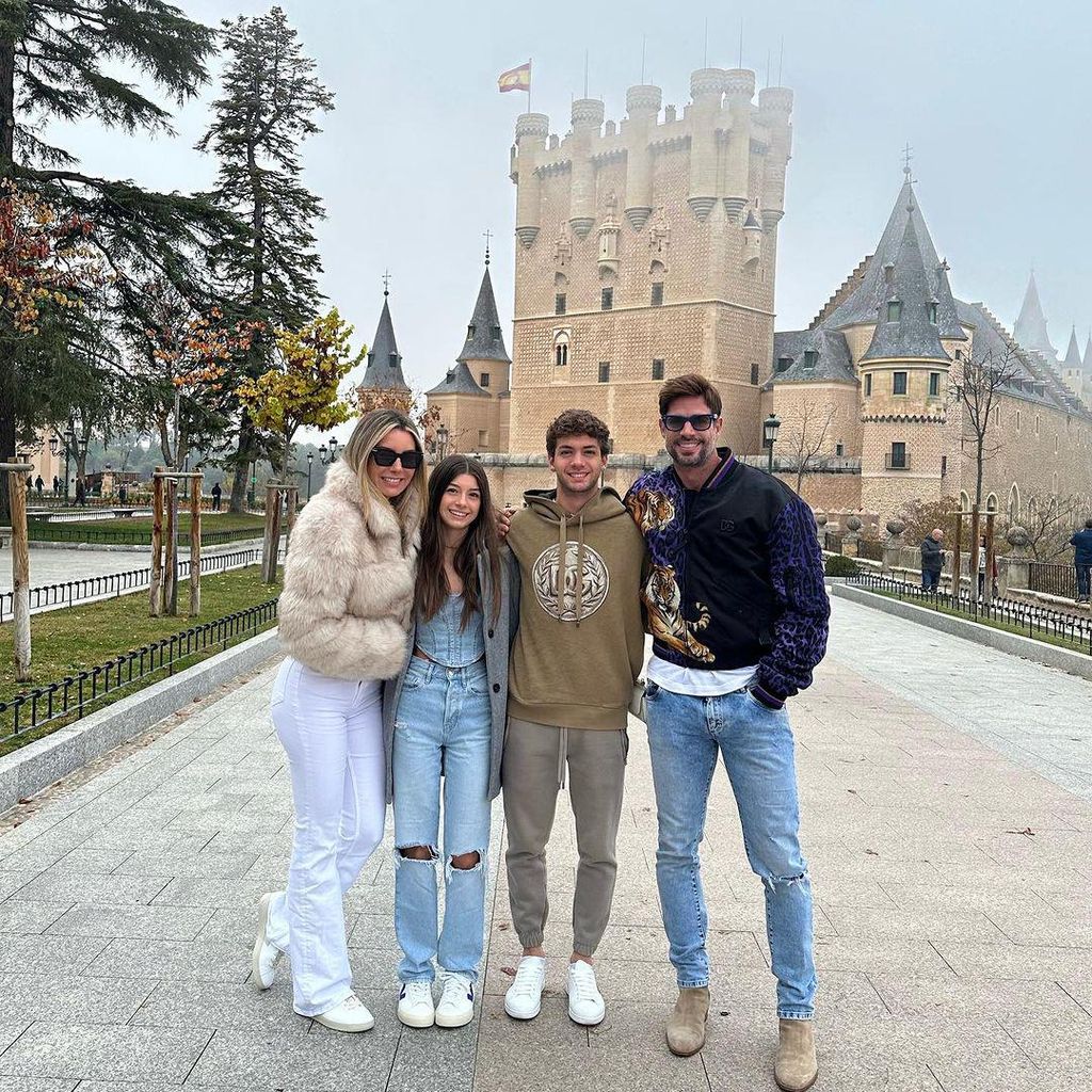 🎄❤️ ¡MOMENTO FAMILIAR QUE CONMUEVE A SUS SEGUIDORES! WILLIAM LEVY Y ELIZABETH GUTIÉRREZ DAN LA BIENVENIDA A LA NAVIDAD JUNTO A SUS HIJOS