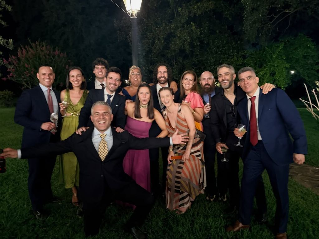 Roberto Leal y Sara Rubio en la boda de dos buenos amigos