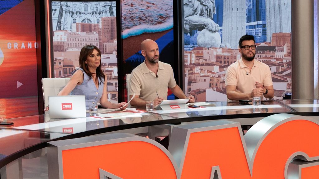 Marta Flich y Gonzaló Miro, presentadores del programa, juto a Martín Barreiro en su sección 
