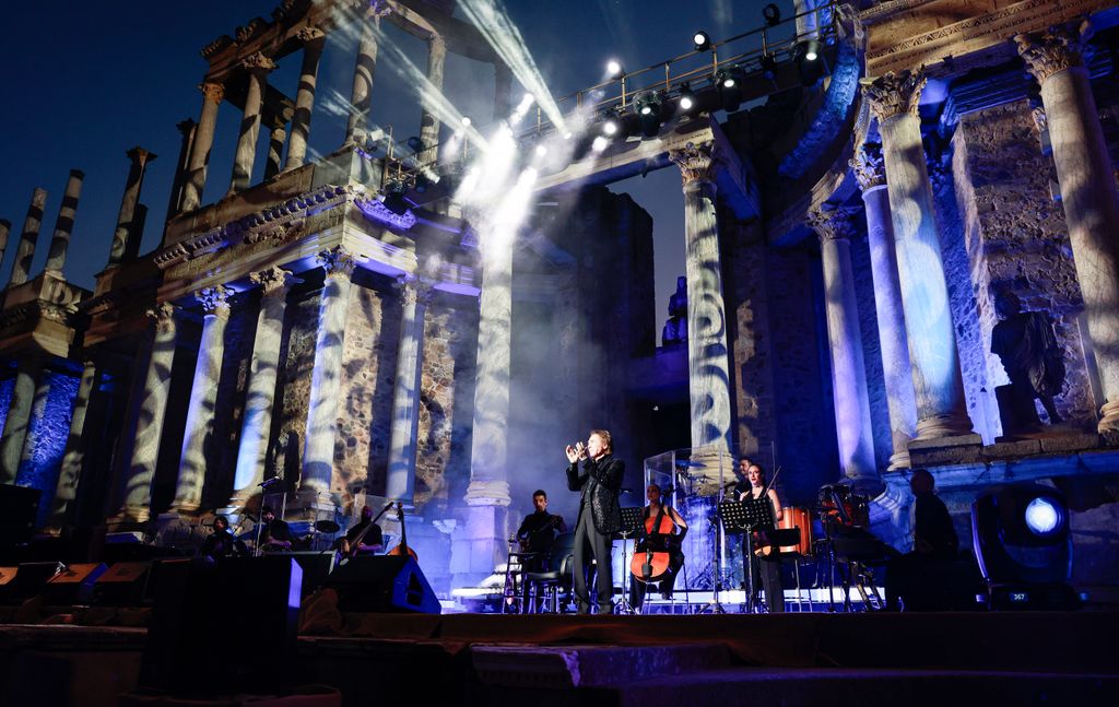 El cantante Raphael en su concierto de Mérida. 15 de junio de 2025