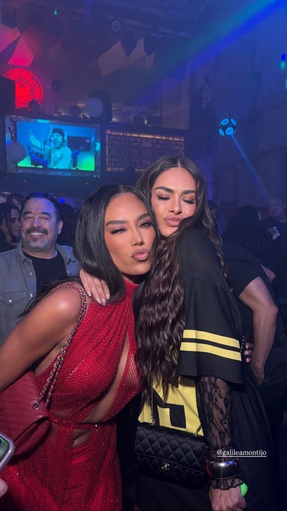 Galilea junto a Priscila Valverde.