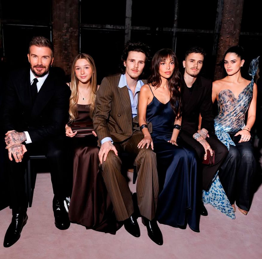 Los Beckham apoyando a Victoria en su desfile Otoño/Invierno 2025