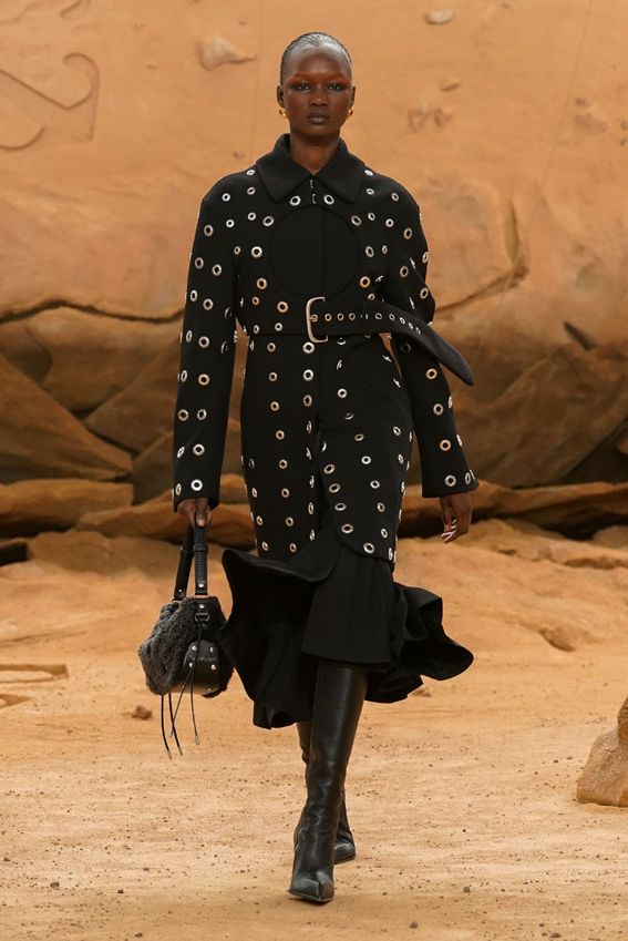 naomi campbell offwhite 004a