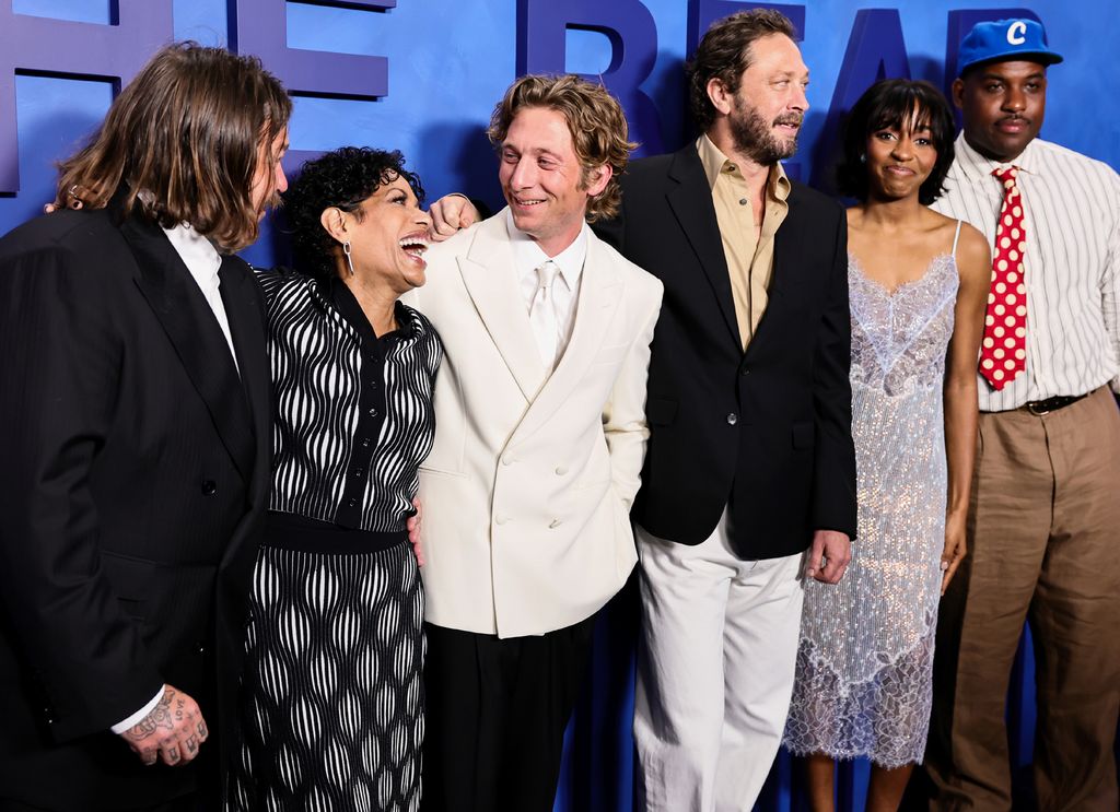 Jeremy Allen White con el resto del reparto de The Bear, durante la presentación en Nueva York de la quinta y última temporada de la serie. 