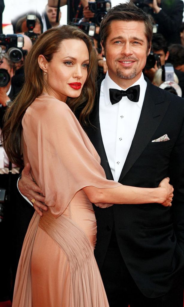 BRAD PITT Y ANGELINA HOLA4099