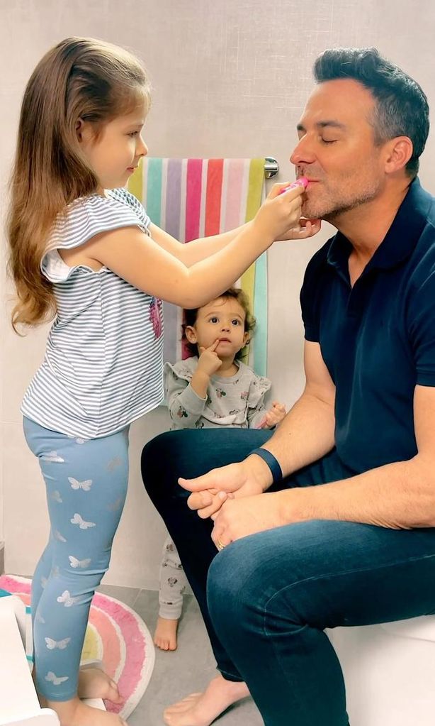 jay adkins y sus hijas luna y skye