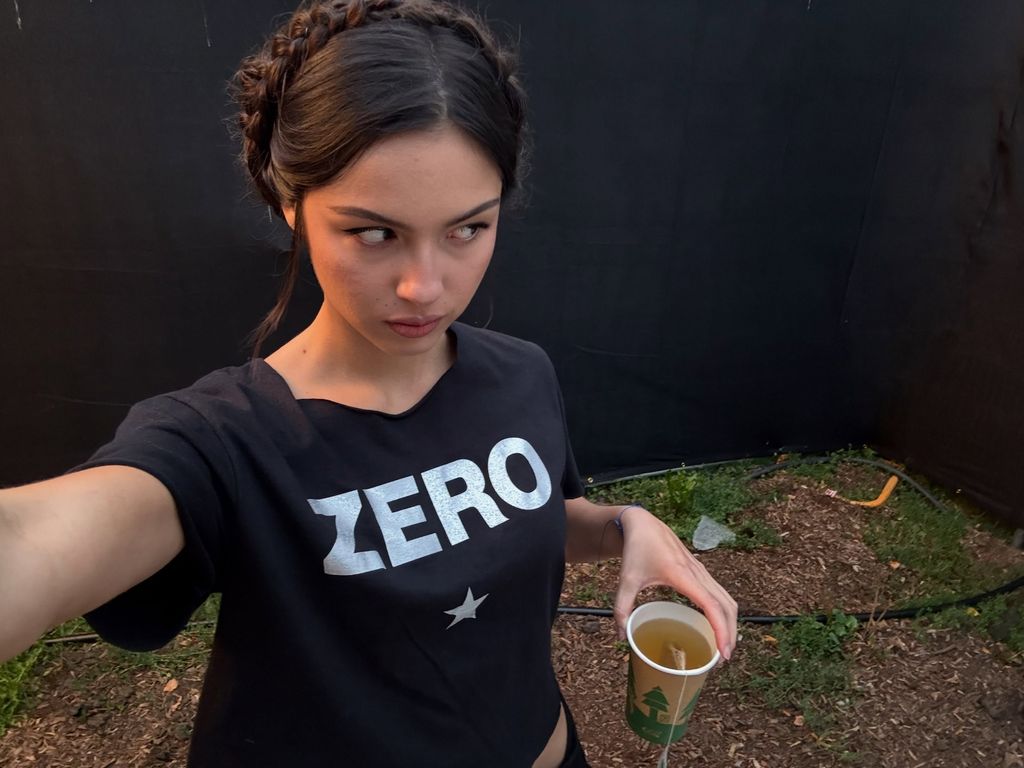 Olivia Rodrigo antes de salir a cantar con Smashing Pumpkins