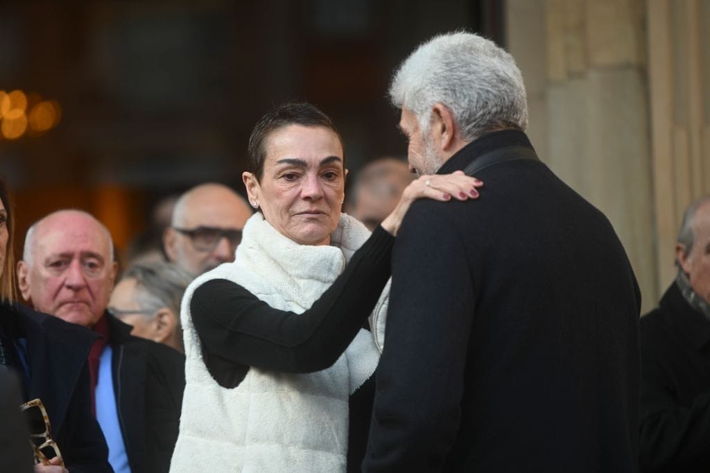 La presidenta de Coca-Cola, rota de dolor