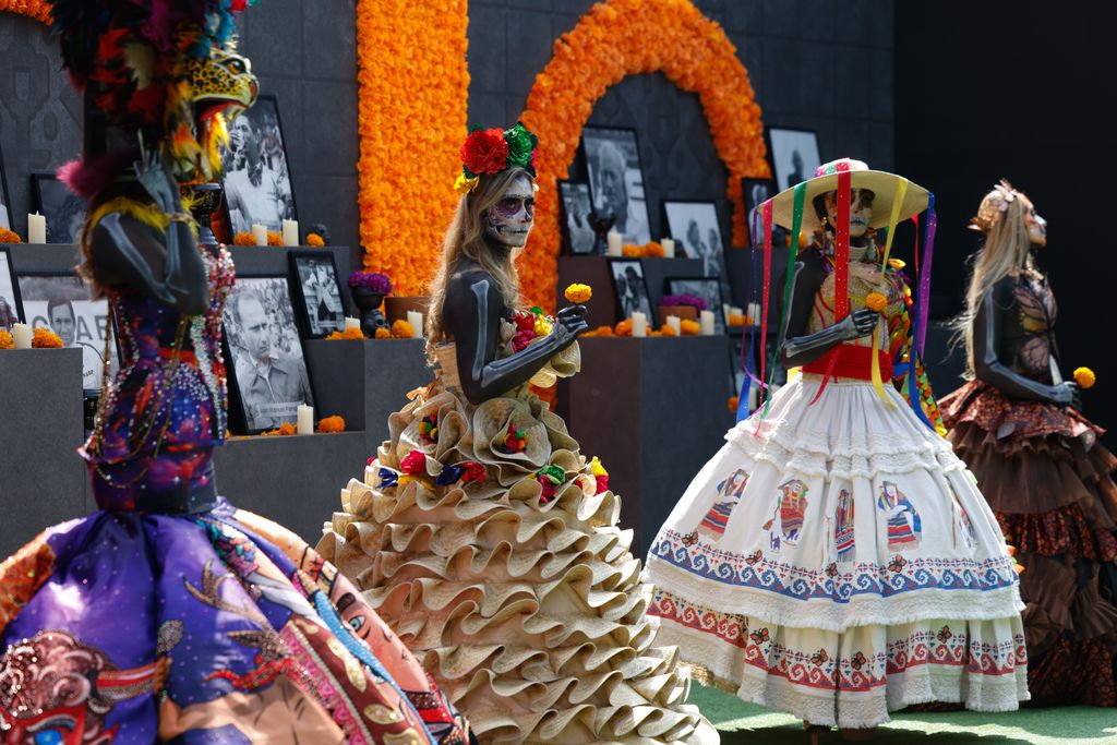Las Catrinas furon parte de la festividad en el Autódromo Hermanos Rodríguez