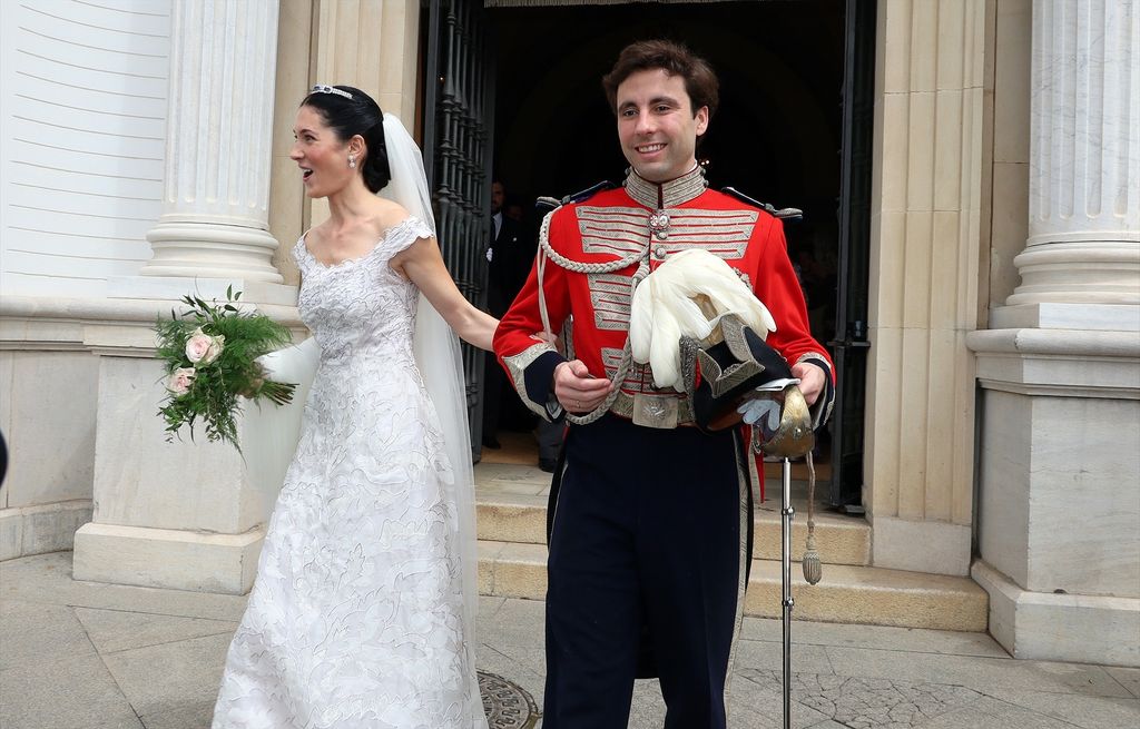 Carla Benjumea y Antonio Domecq salen del brazo ya convertidos en marido y mujer