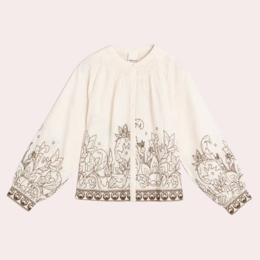 La blusa bordada de Indi & Cold, un tesoro minimalista que combina con todo