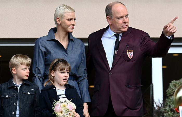 Charlene de Mónaco y su familia