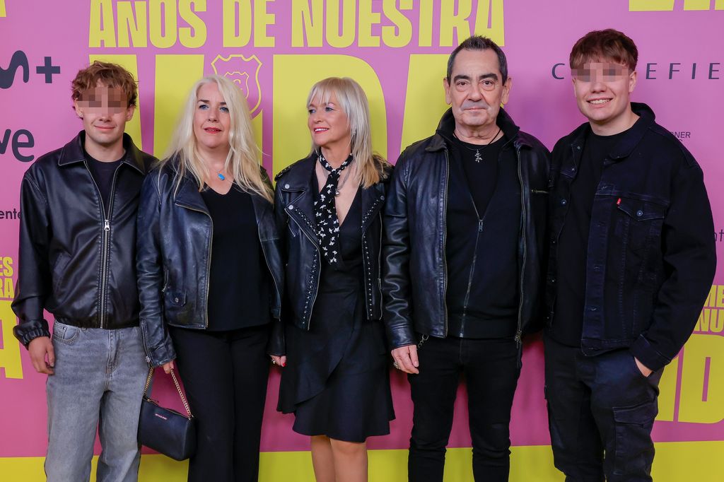 Javier Molina con su mujer María Jose y su familia