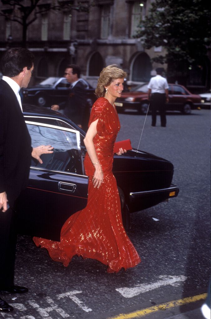 La princesa Diana a su llegada al Hotel Waldorf de Londres en 1989