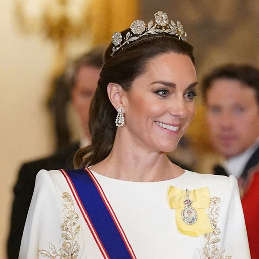 Kate Middleton con la tiara Strathmore Rose