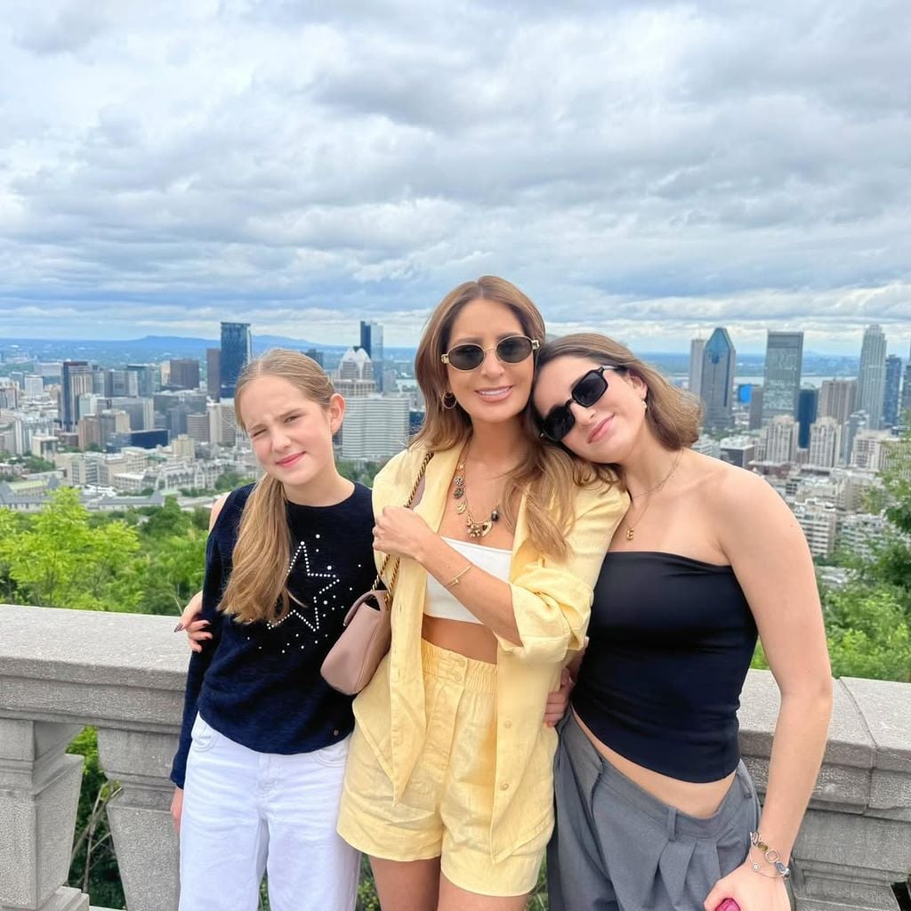 Geraldine Bazán y sus hijas Elissa y Miranda en Canadá.