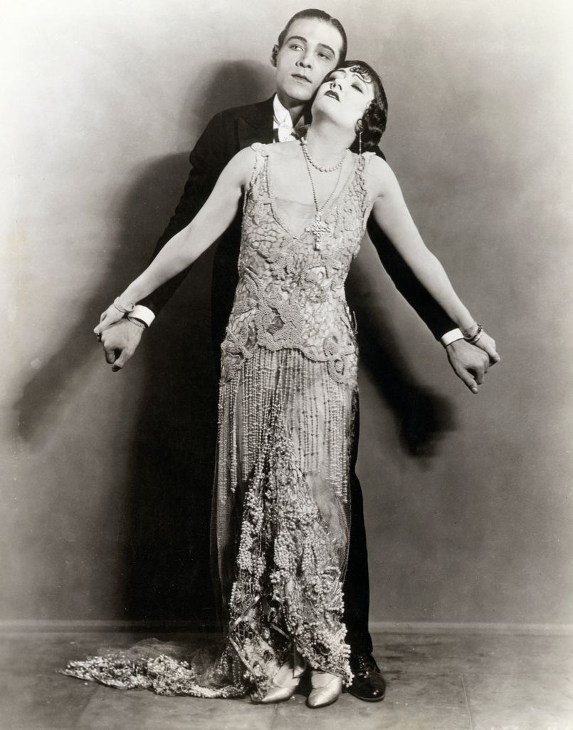 Rudolph Valentino con Gloria Swanson en 'Beyond the Rocks'