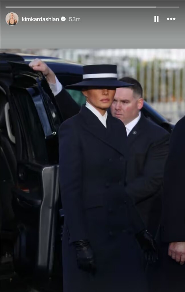Kim Kardashian compartió el look de Melania en sus historias. de Instagram