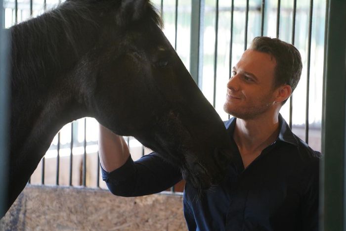 Kerem Bürsin se sincera sobre su momento personal, profesional y sobre... ¡el amor!