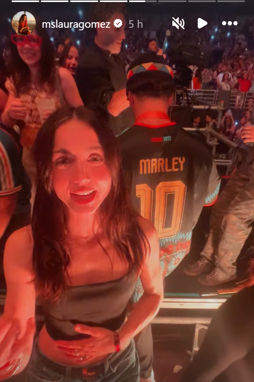 Ana de Armas en el 'middle stage' del concierto.