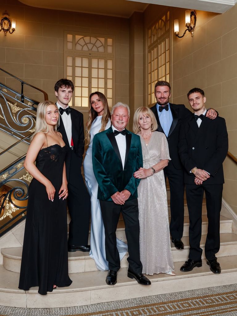 Los Beckham, casi al completo en el cumpleaños del padre de Victoria