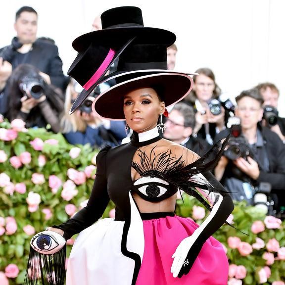 janelle mon e con clutch de judith leiber