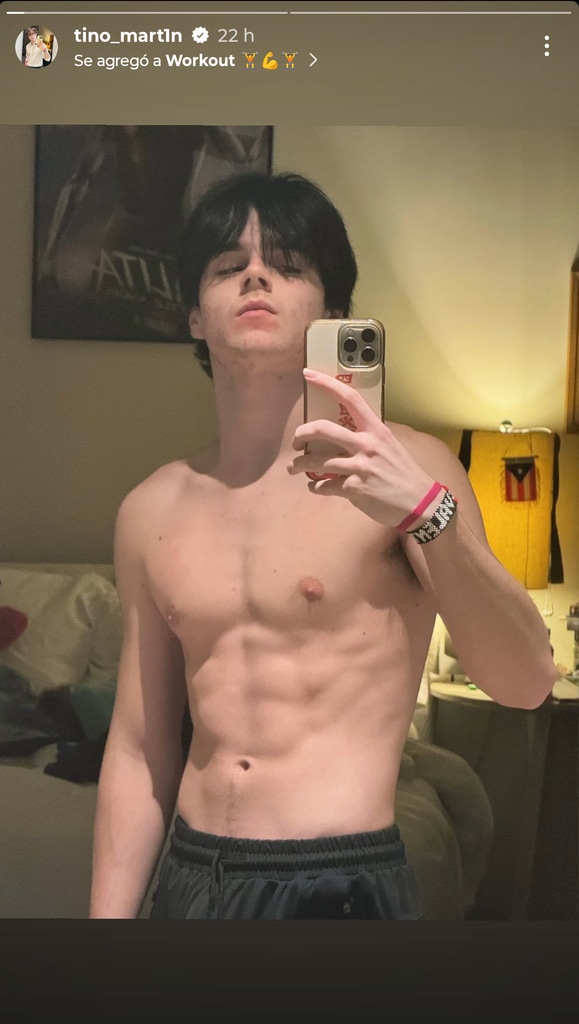 Valentino, hijo de Ricky Martin, presumió sus músculos en redes sociales.