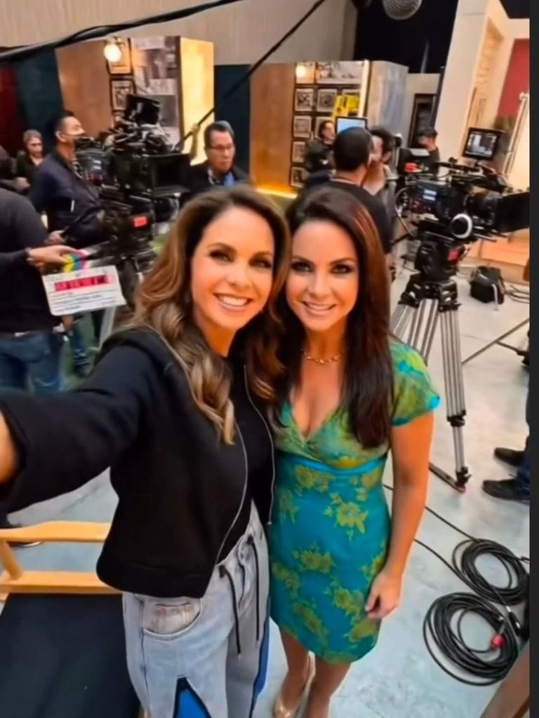 Lucero se tomó una foto con 'Rebeca Sánchez'