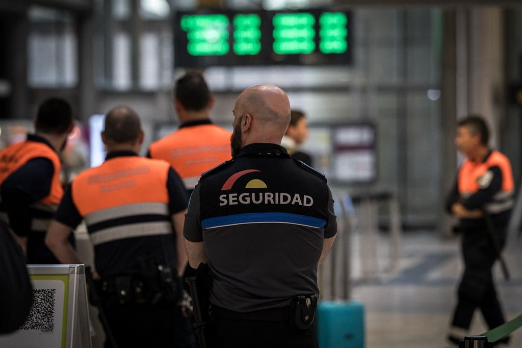 Agentes seguridad en Barajas 