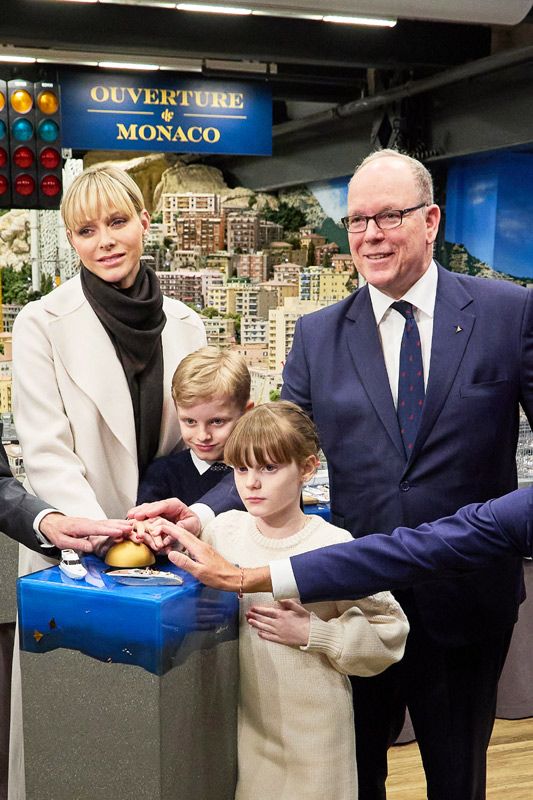 Jacques y Gabriella, protagonistas de un viaje oficial por un Mónaco en miniatura