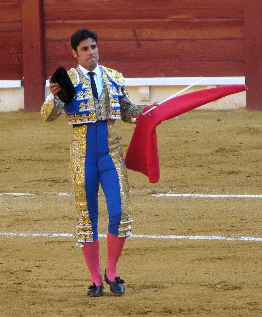 Fran Rivera toreando en la plaza de toros de Alicante 