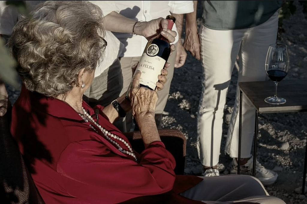 Felisa dio nombre a 'La Felisa', el primer vino ecológico, vegano y sin sulfitos añadidos de Bodegas Emilio Moro, creado como homenaje a toda una vida de entrega y dedicación