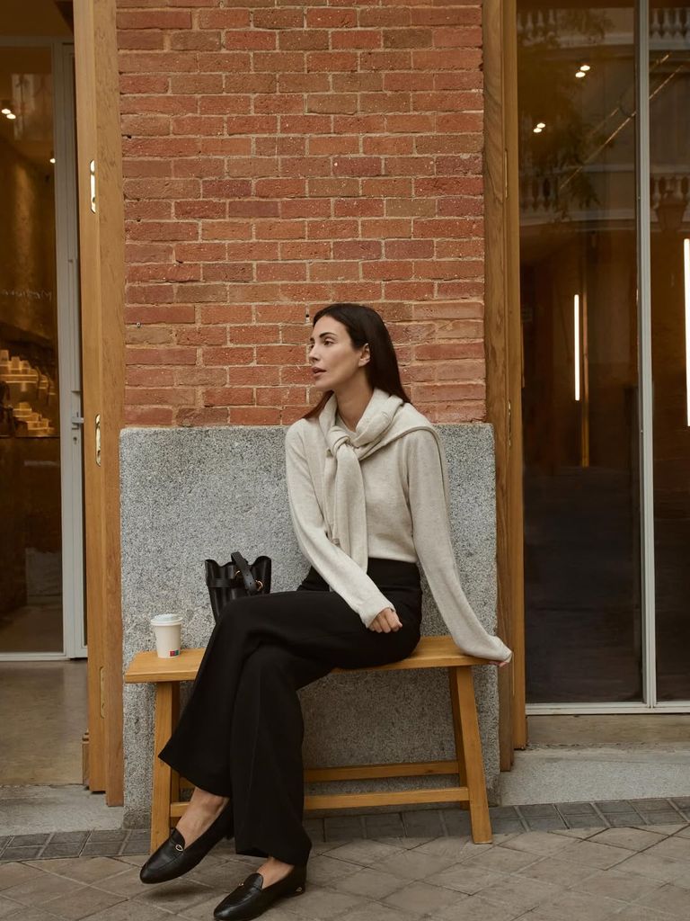 Si compras básicos por duplicado, Sassa de Osma tiene la manera más elegante de llevarlos a la vez