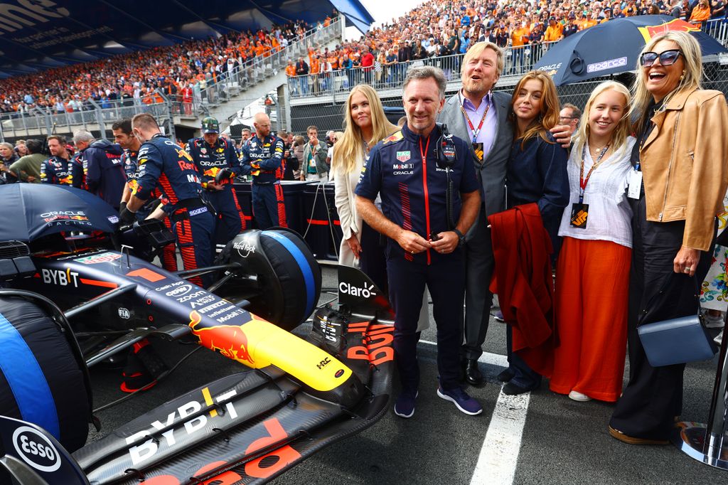 La condesa Luana disfrutando del Gran Premio de los Países Bajos, en la foto también está Christian Horner director del equipo Red Bull Racing en la Fórmula 1 y marido de la ex Spice Girl Geri Halliwell