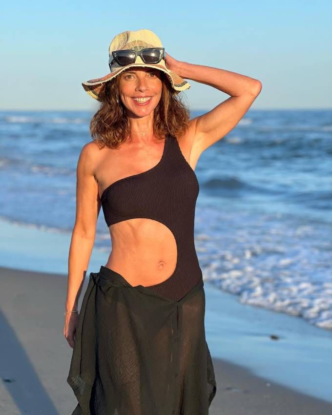 El posado de Maribel Verdú en la playa