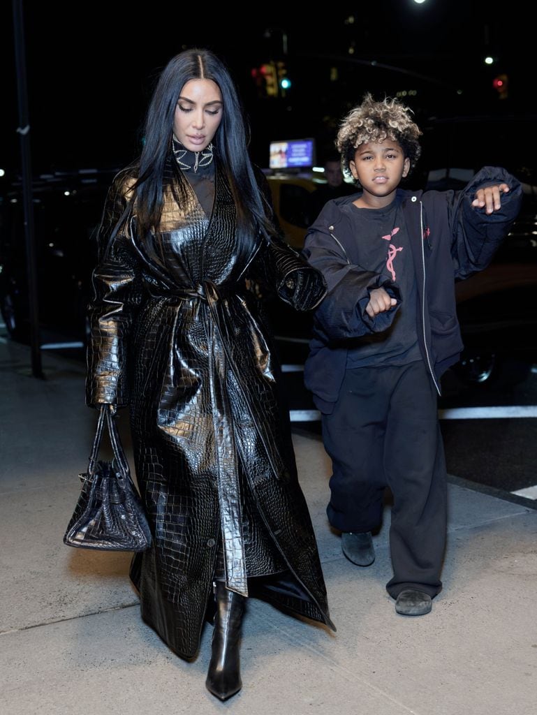 Kim y Saint fueron fotografiados en medio de una salida nocturna en Nueva York el 6 de diciembre.