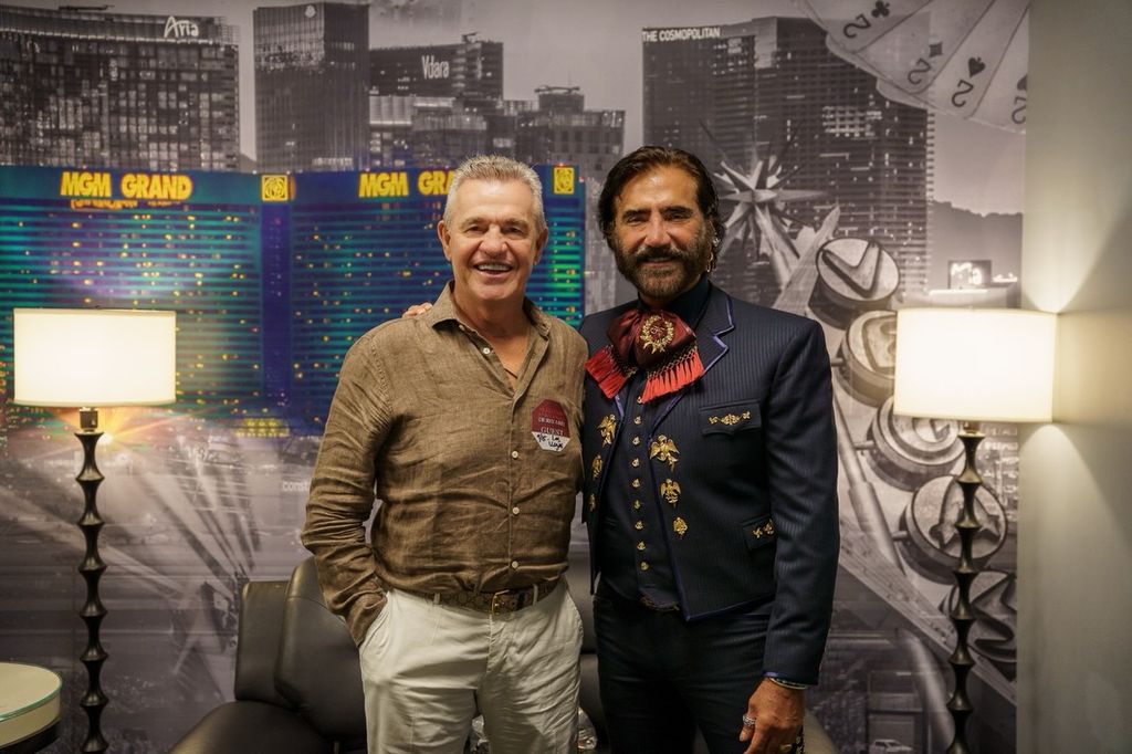 Javier 'El Vasco' Aguirre con Alejandro Fernández.