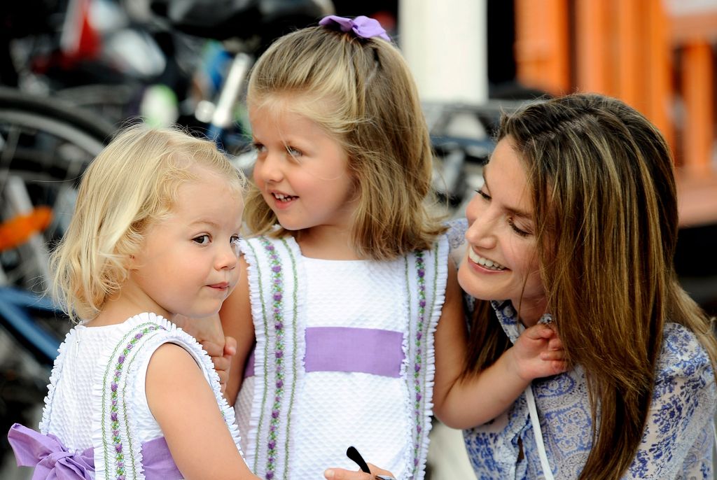 La Reina con sus dos hijas, Leonor y Sofía