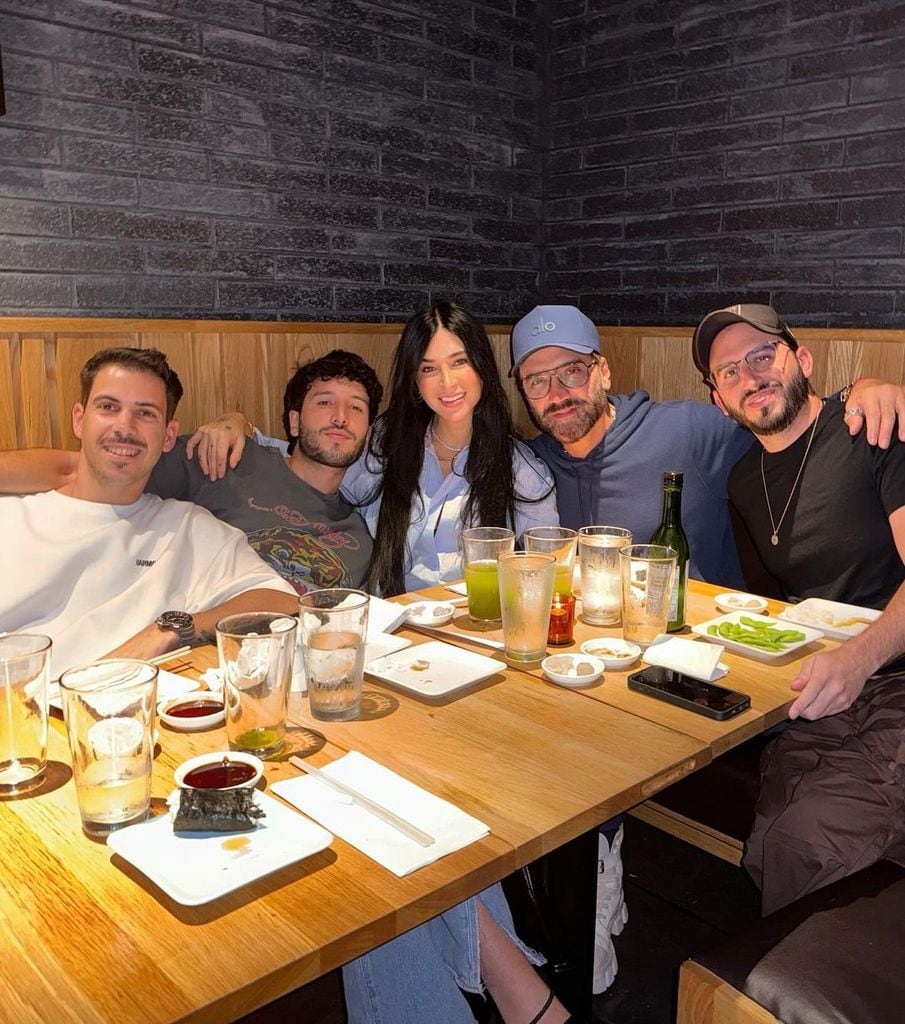 Alejandro Fernández y su novia disfrutan de un romántico viaje a Nueva York  | ¡HOLA!