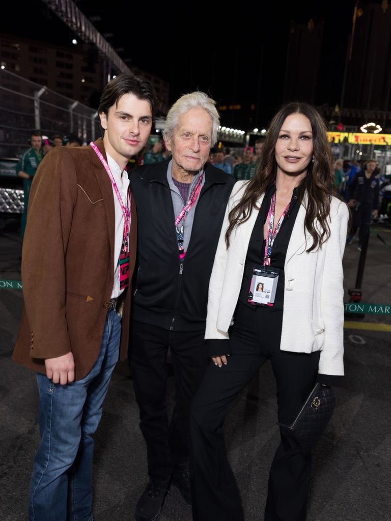 Dylan Douglas, Michael Douglas y Catherine Zeta-Jones.