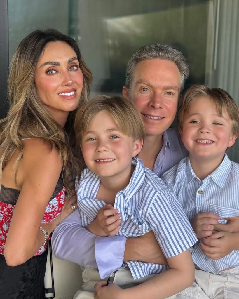 Anahí con su familia