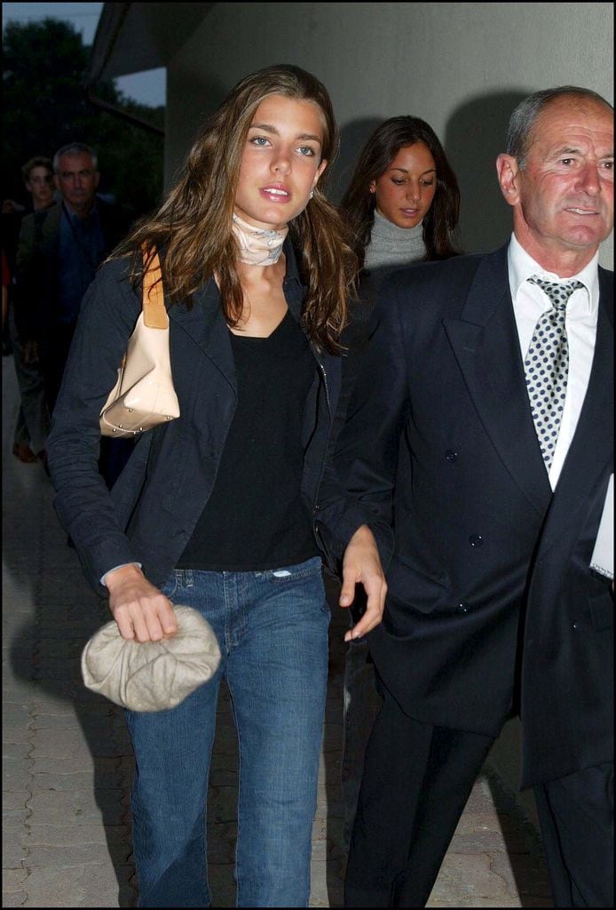 El truco de las 'royals' de Mónaco para elevar sus looks con un pañuelo