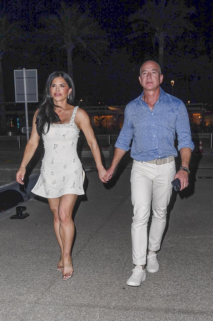 Jeff Bezos y Lauren Sanchez se comprometieron en 2023 en medio de un romántico viaje por el sur de Francia.