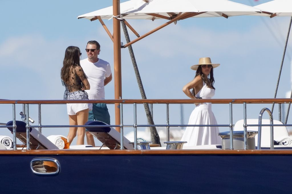 Leonardo DiCaprio y su novia Vittoria Ceretti disfrutaron junto a Lauren Sánchez Bezos en Saint Barth. 