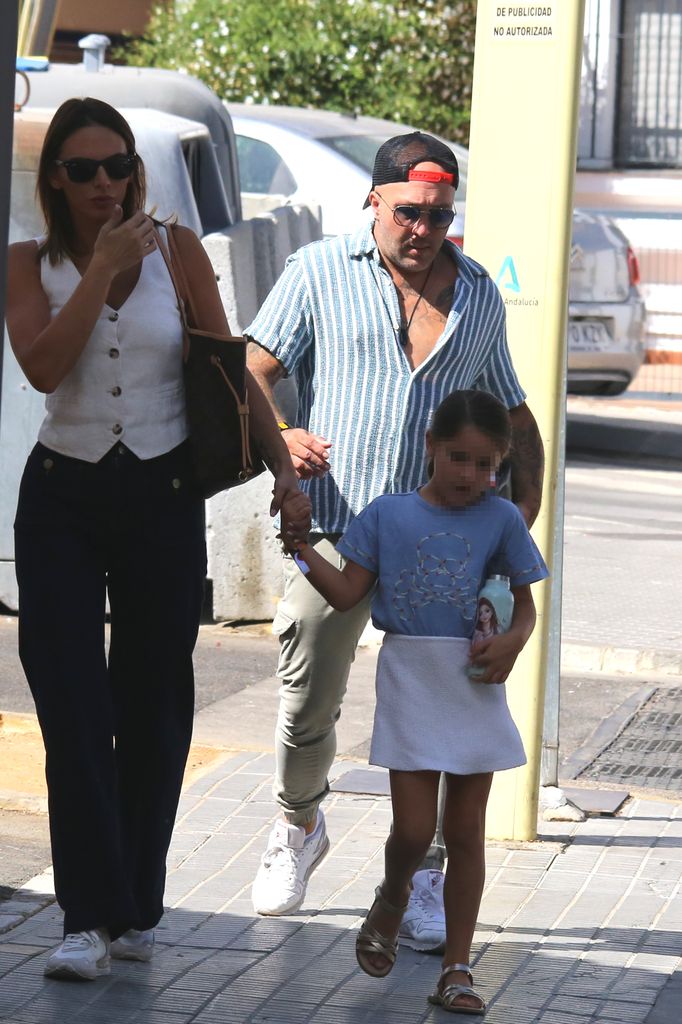 Irene, de la mano de Carlota, y Kiko, unos pasos más atrás