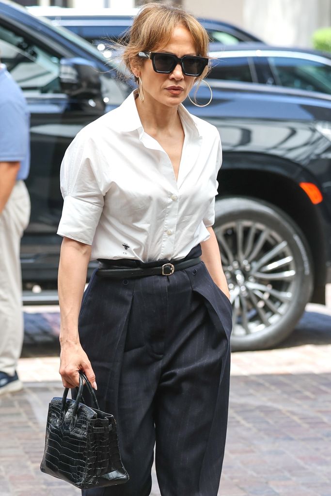 Jennifer Lopez paseando por Los Ángeles en junio de 2024
