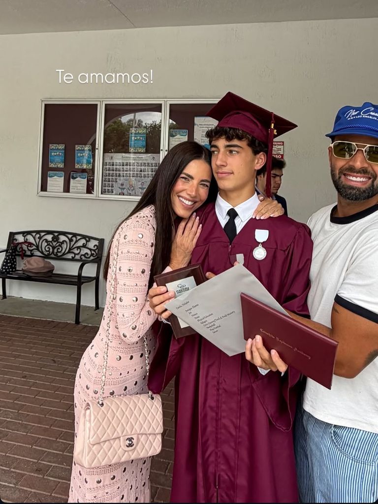 Gaby Espino y Jencarlos Canela, juntos en la graduación de su hijo Nickolas.