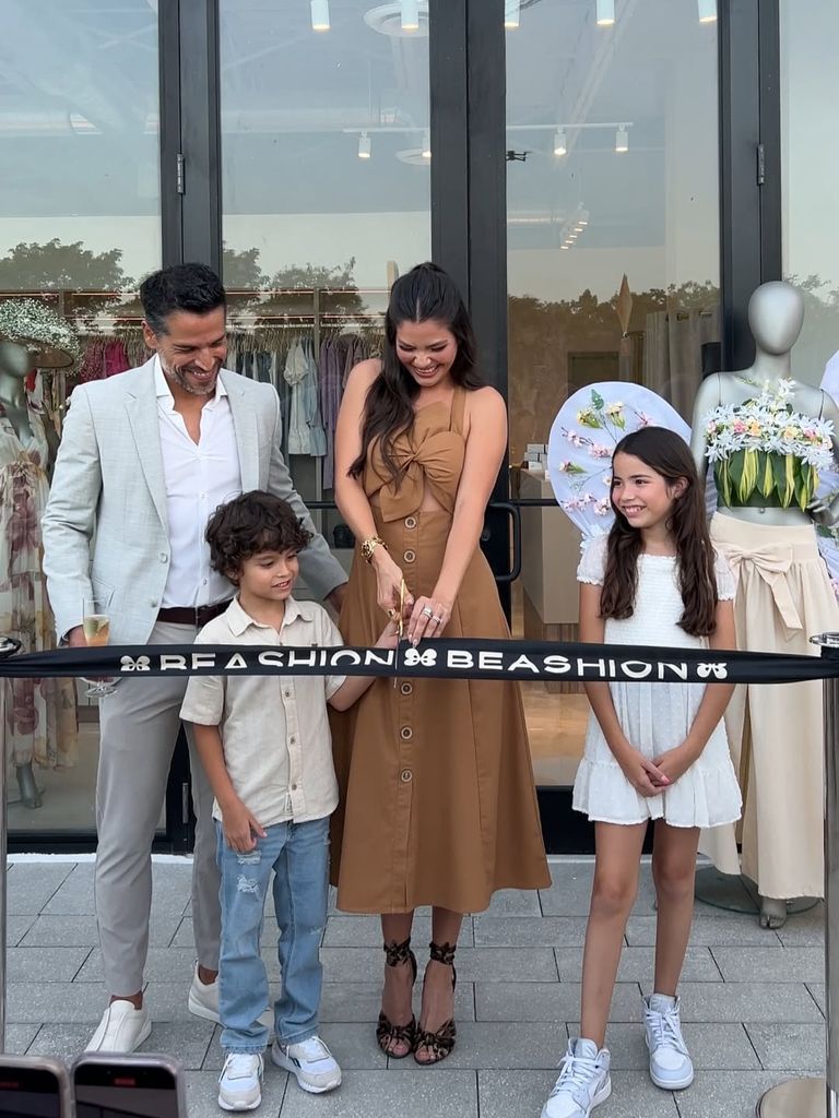 Ana Patricia Gámez inauguró emocionada su tienda física de ropa