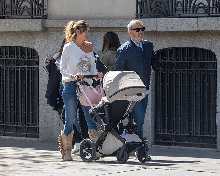 Miki Nadal, en su mejor faceta, la de padre