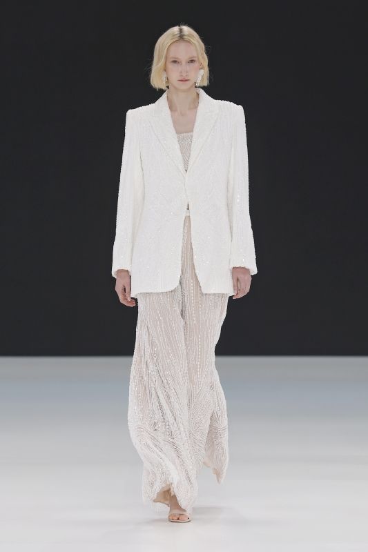 Tendencias novias 2026 chaqueta
